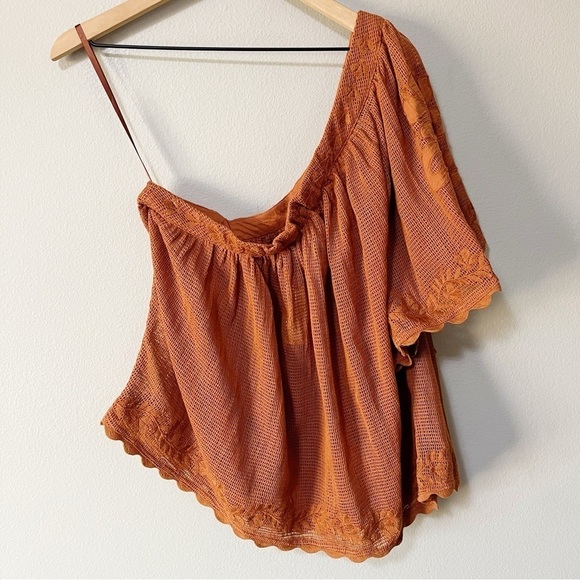 By Anthropologie One-Shoulder Short Sleeve Lace Top Cedar Rust Size Small NEW - Picture 7 of 10